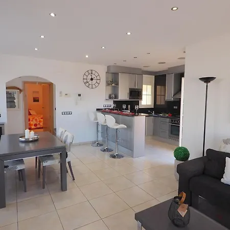 Attractive With Private Pool