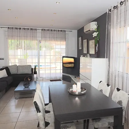 Attractive With Private Pool Holiday home