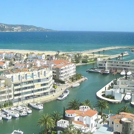 Attractive With Private Pool Holiday home Empuriabrava