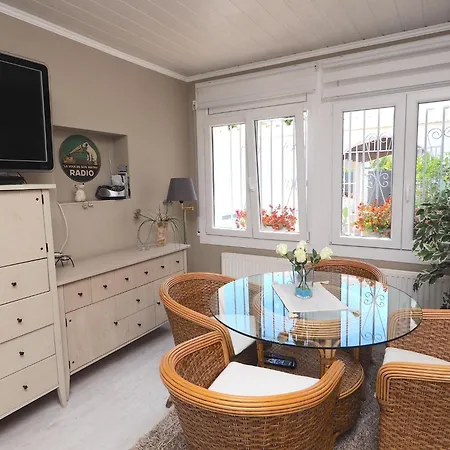 Attractive With Private Pool Holiday home Empuriabrava